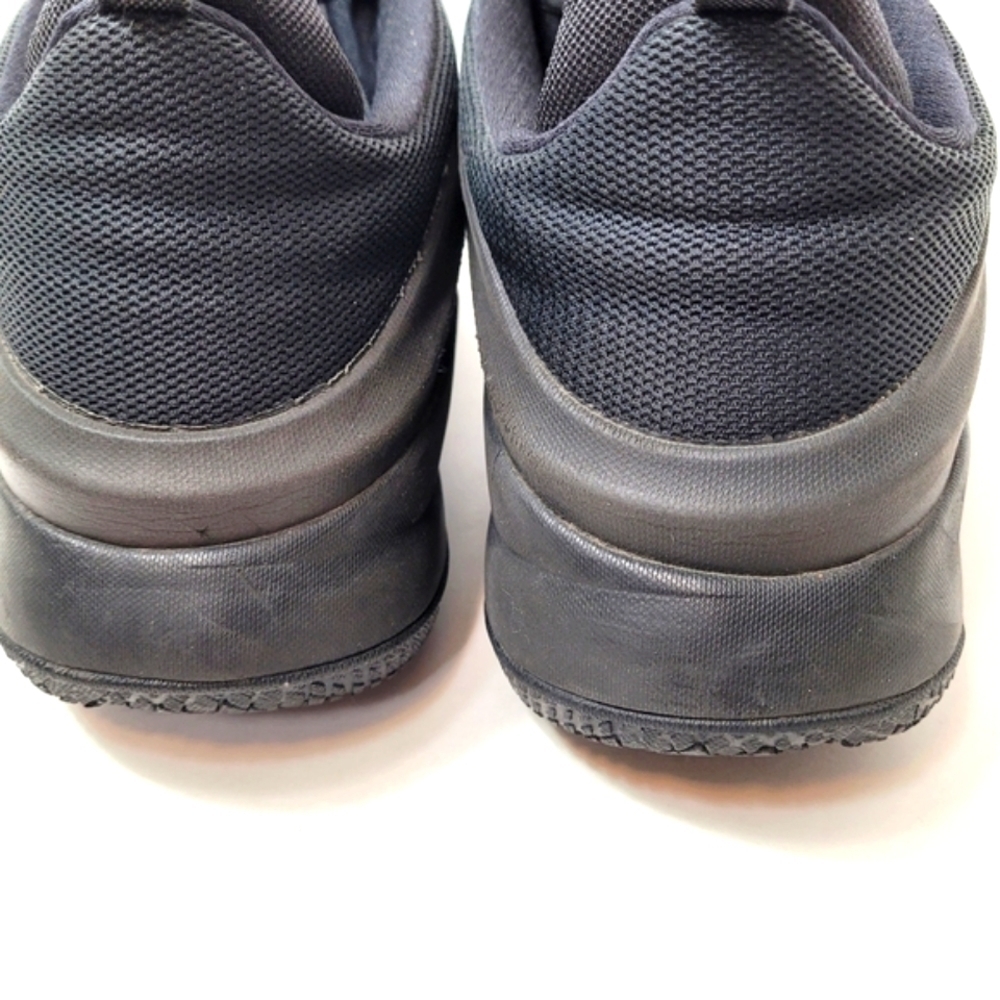 Nike Boy's LeBron Zoom Witness Black Basketball Shoes 6Y - Picture 9 of 11